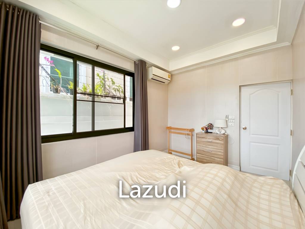 4 Bedroom House Only A Few Steps To The Beach