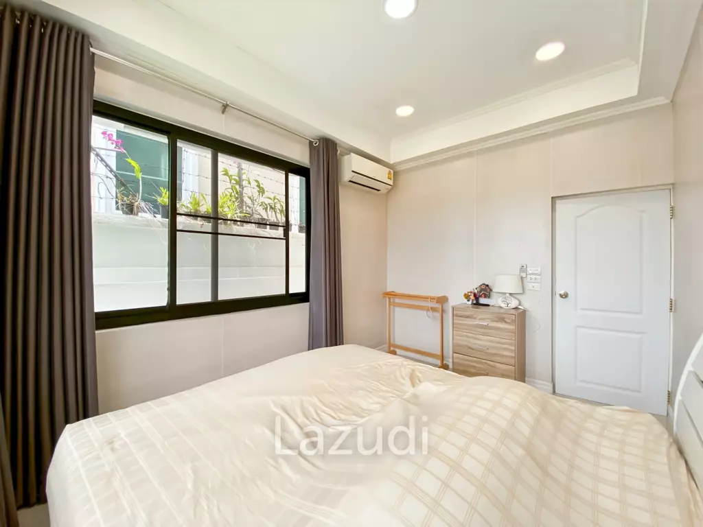 4 Bedroom House Only A Few Steps To The Beach