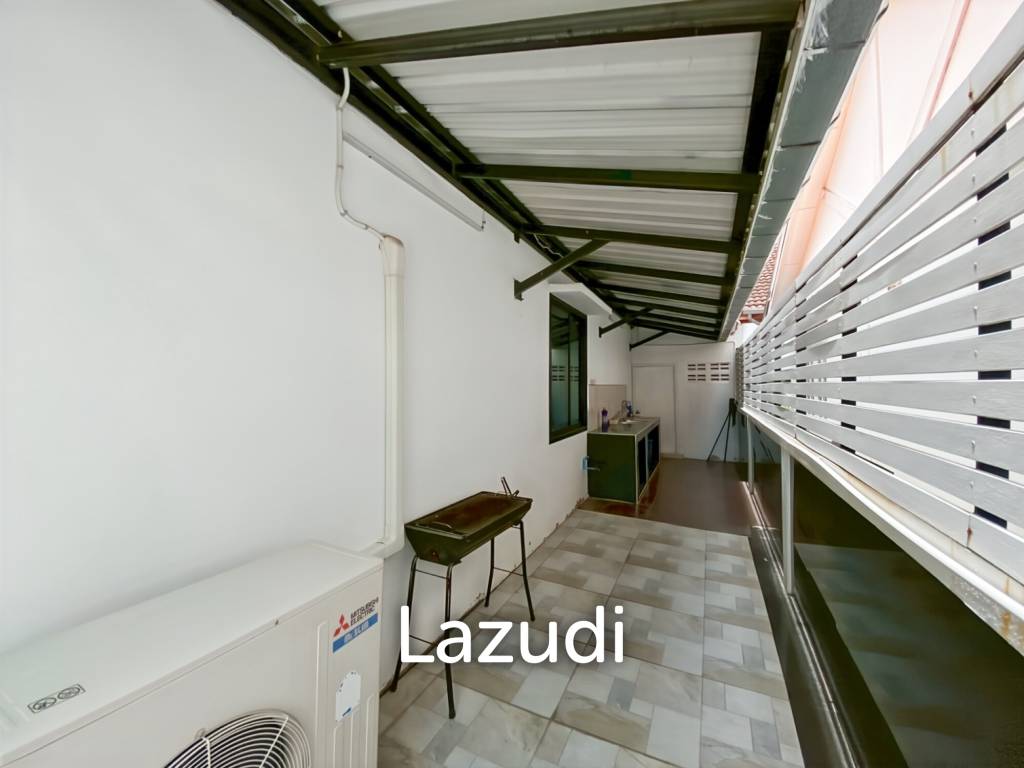 4 Bedroom House Only A Few Steps To The Beach