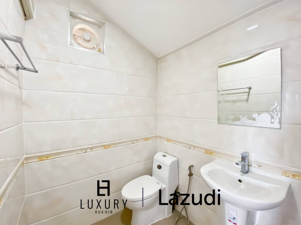 4 Bedroom House Only A Few Steps To The Beach