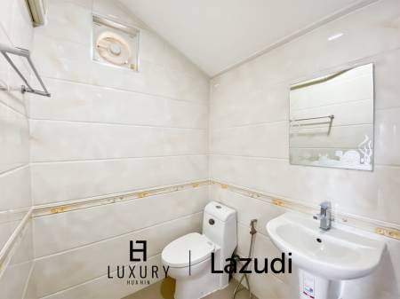 4 Bedroom House Only A Few Steps To The Beach