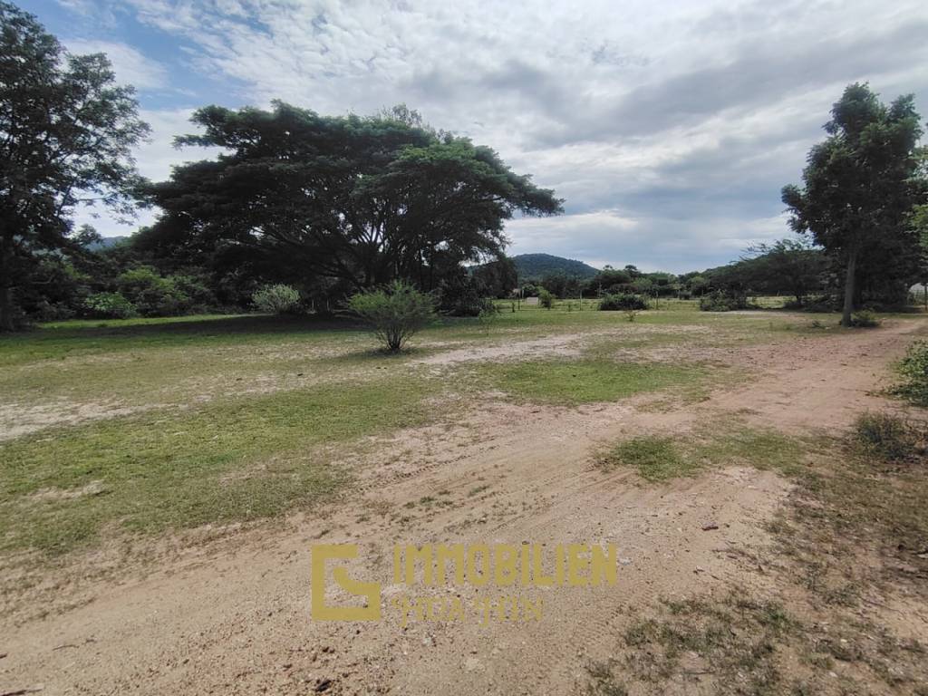 Strandgrundstück in Sam Roi Yot