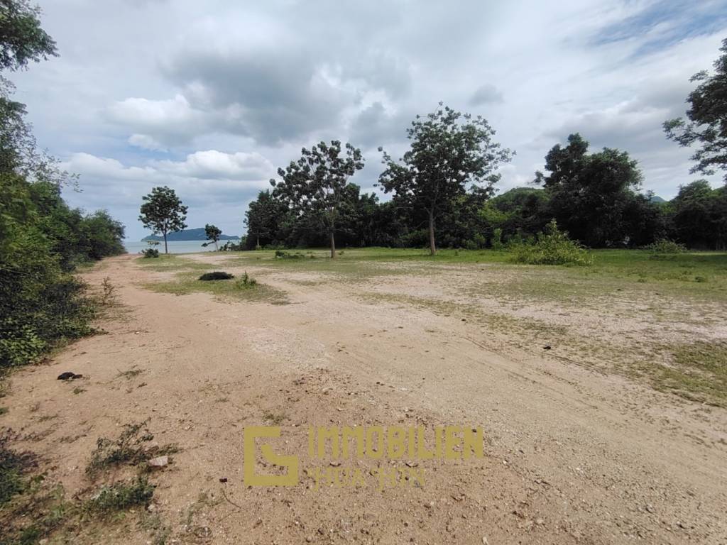 Strandgrundstück in Sam Roi Yot
