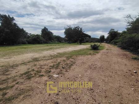 Strandgrundstück in Sam Roi Yot