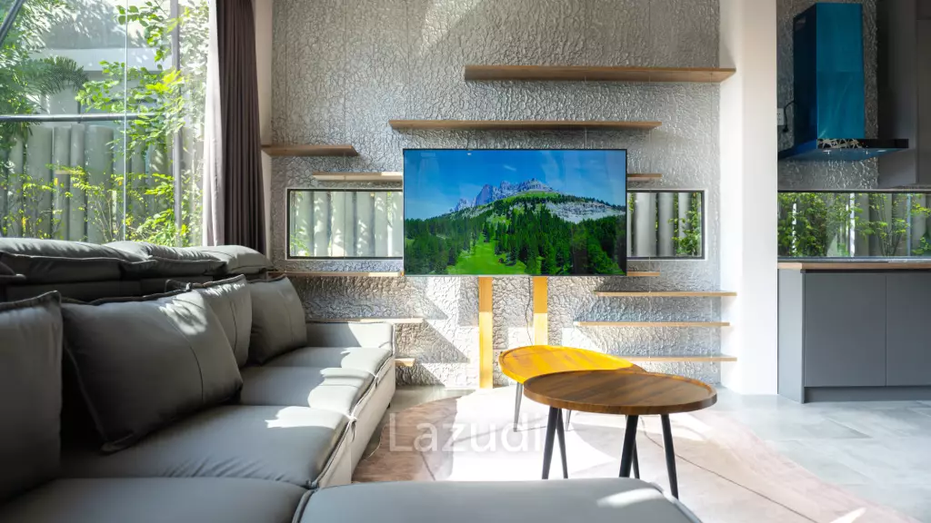 Luxurious Modern Oasis in Hua Hin with Stunning
