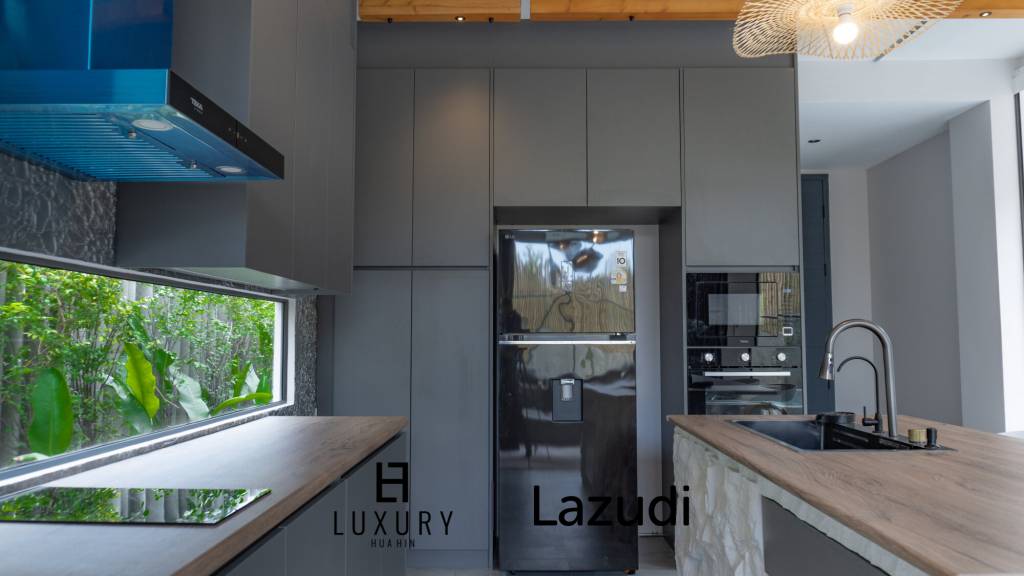 Luxurious Modern Oasis in Hua Hin with Stunning