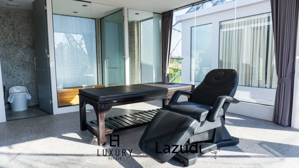 Luxurious Modern Oasis in Hua Hin with Stunning