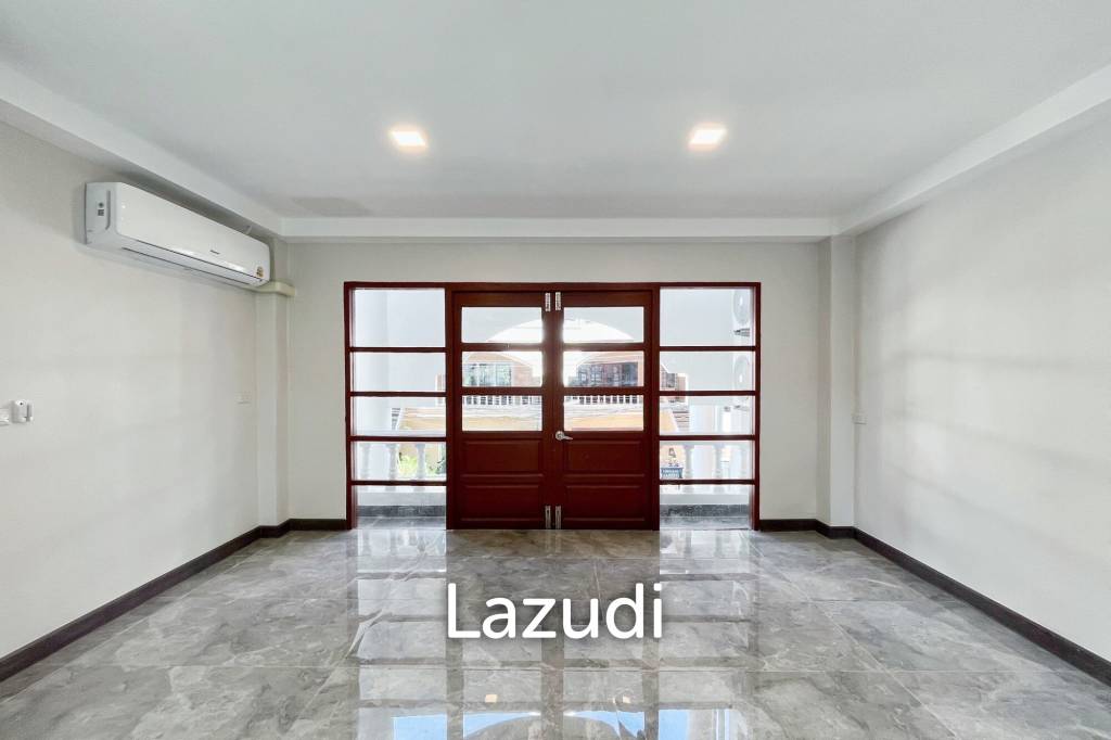 5 Bedroom 7 Bathroom 600 Sq.m White Mansion