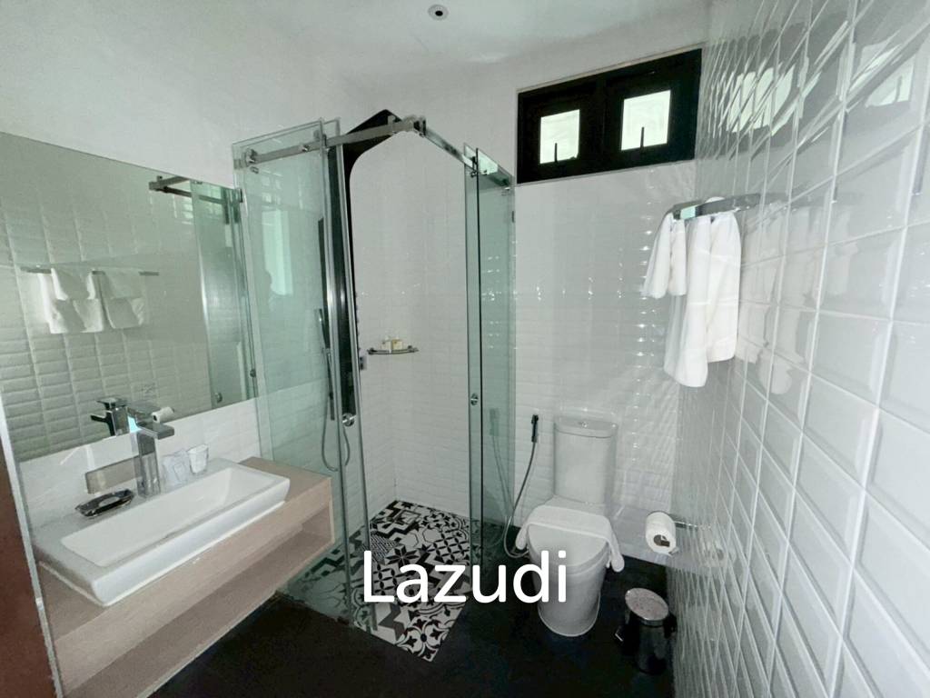 Spacious 2-Storey Villa with Rooftop Jacuzzi, 3 bed, 3 bath