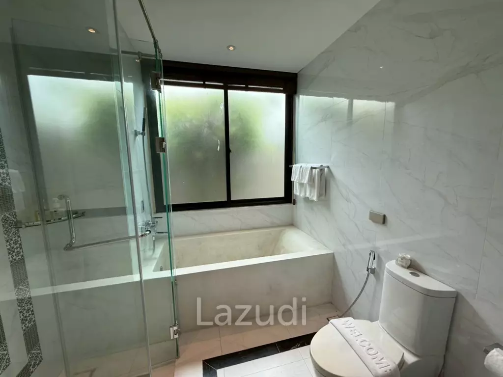 Spacious 2-Storey Villa with Rooftop Jacuzzi, 3 bed, 3 bath
