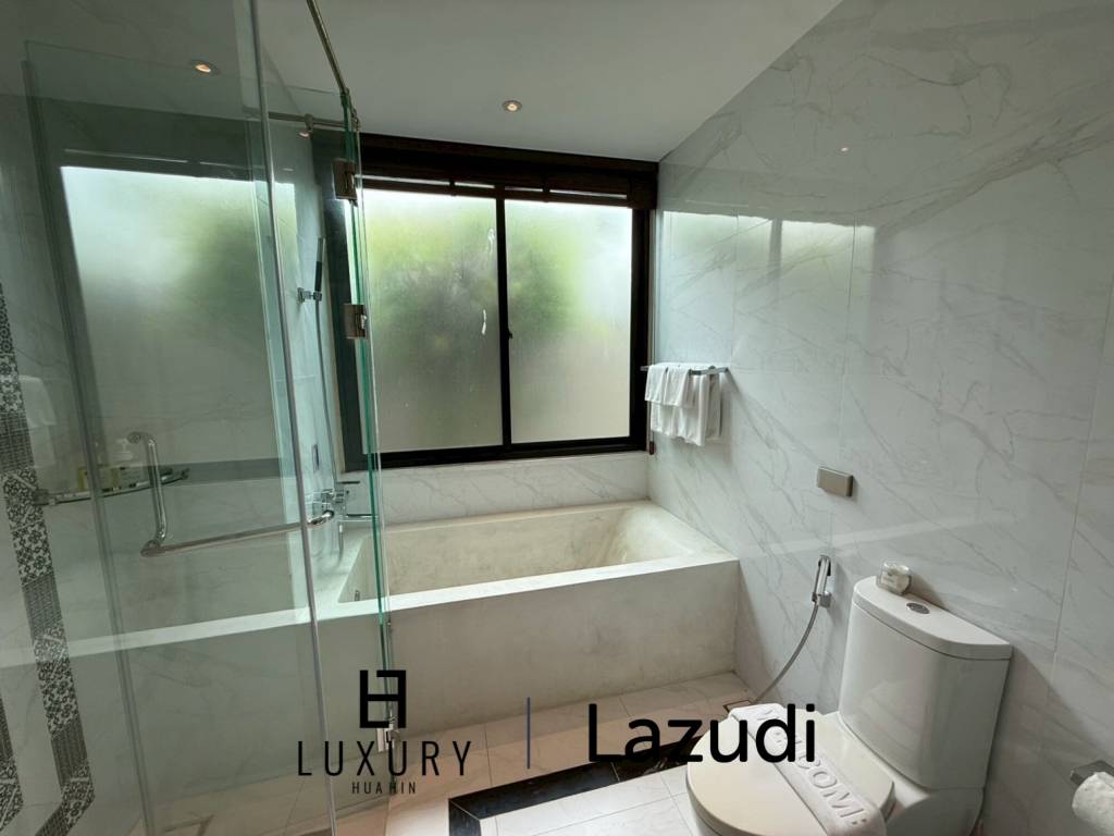 Spacious 2-Storey Villa with Rooftop Jacuzzi, 3 bed, 3 bath