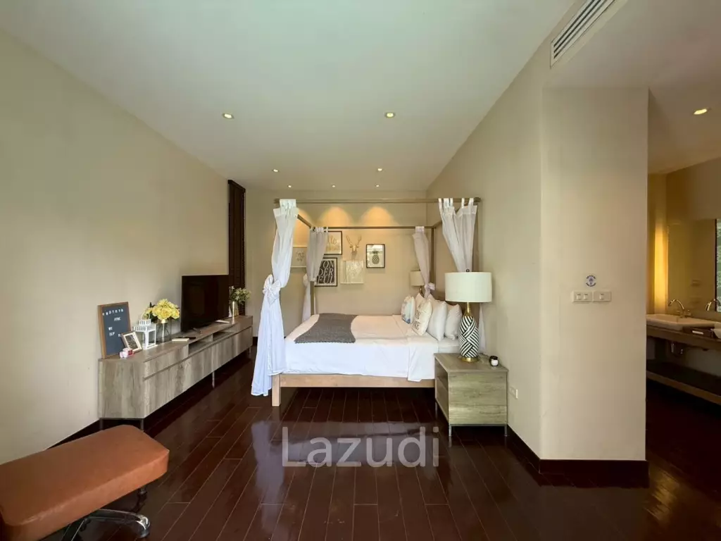 Spacious 2-Storey Villa with Rooftop Jacuzzi, 3 bed, 3 bath