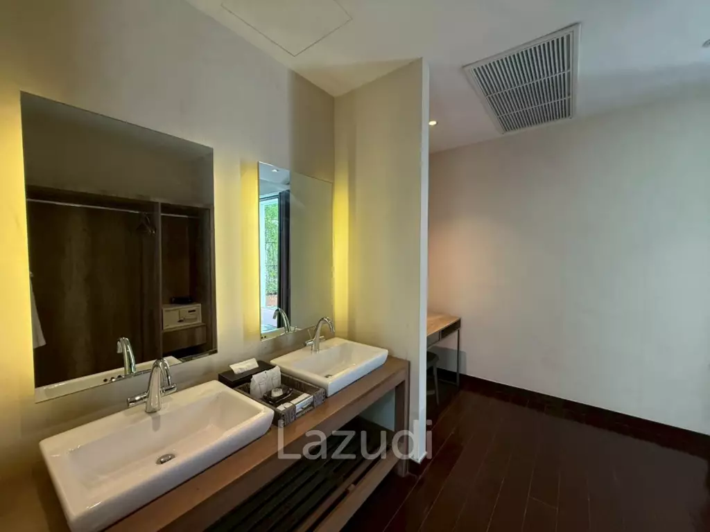 Spacious 2-Storey Villa with Rooftop Jacuzzi, 3 bed, 3 bath
