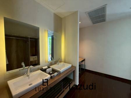 Spacious 2-Storey Villa with Rooftop Jacuzzi, 3 bed, 3 bath