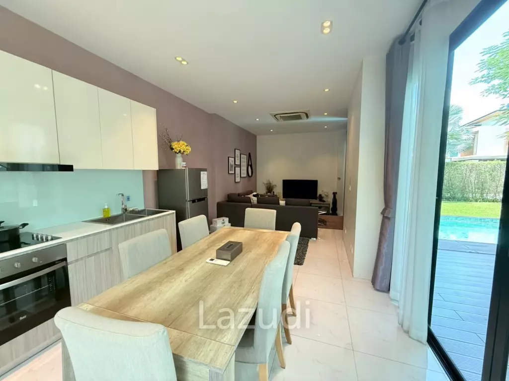 Spacious 2-Storey Villa with Rooftop Jacuzzi, 3 bed, 3 bath