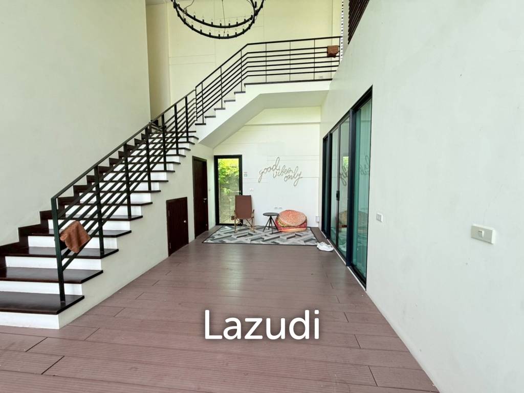 Spacious 2-Storey Villa with Rooftop Jacuzzi, 3 bed, 3 bath