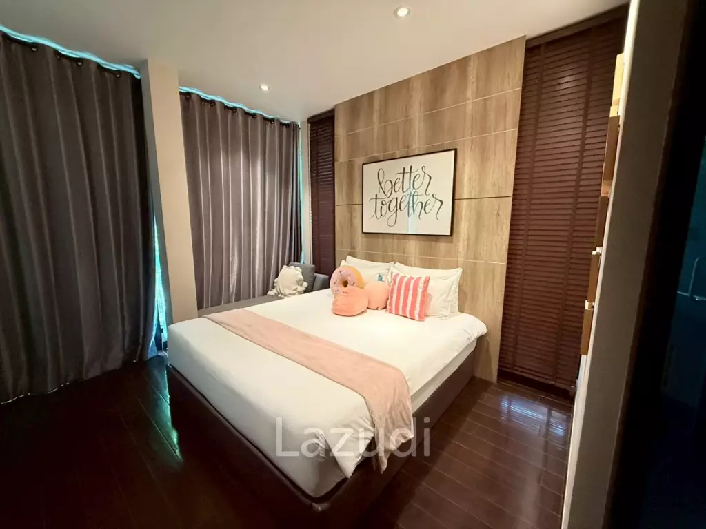 Spacious 2-Storey Villa with Rooftop Jacuzzi, 3 bed, 3 bath