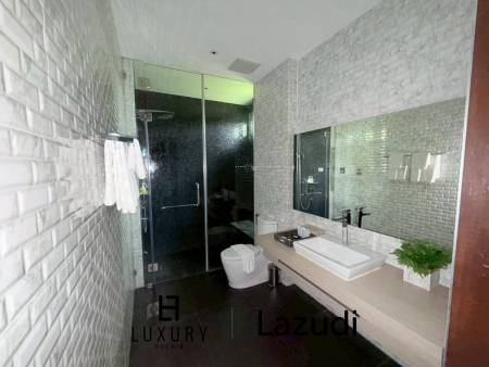 Spacious 2-Storey Villa with Rooftop Jacuzzi, 3 bed, 3 bath