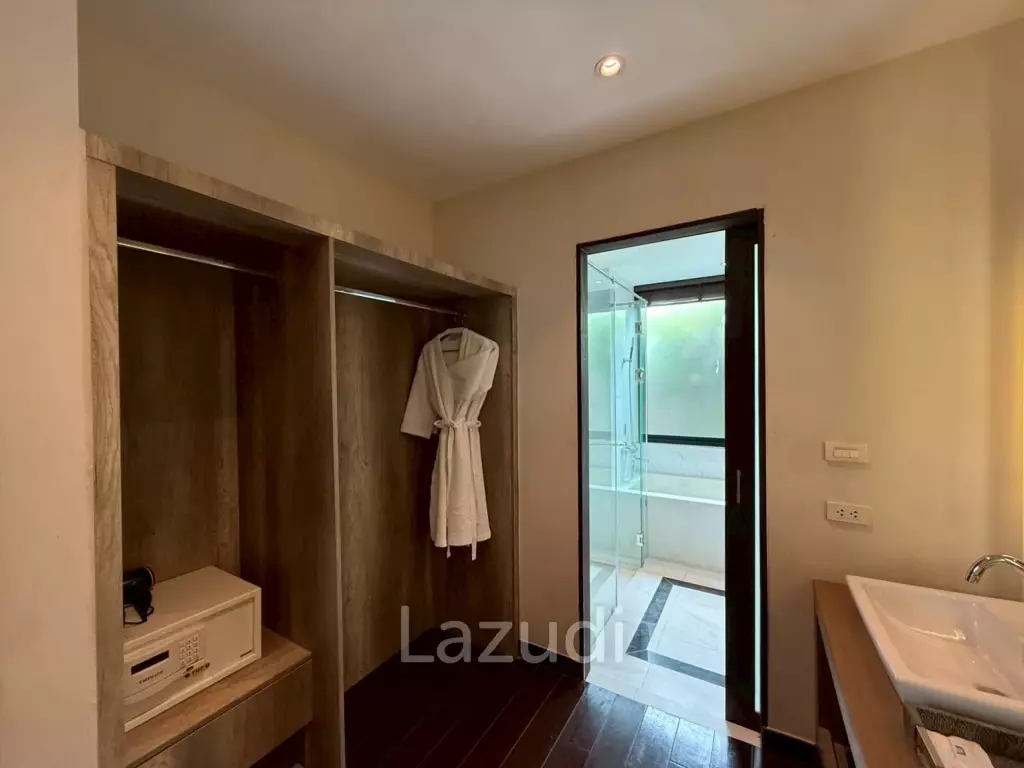 Spacious 2-Storey Villa with Rooftop Jacuzzi, 3 bed, 3 bath