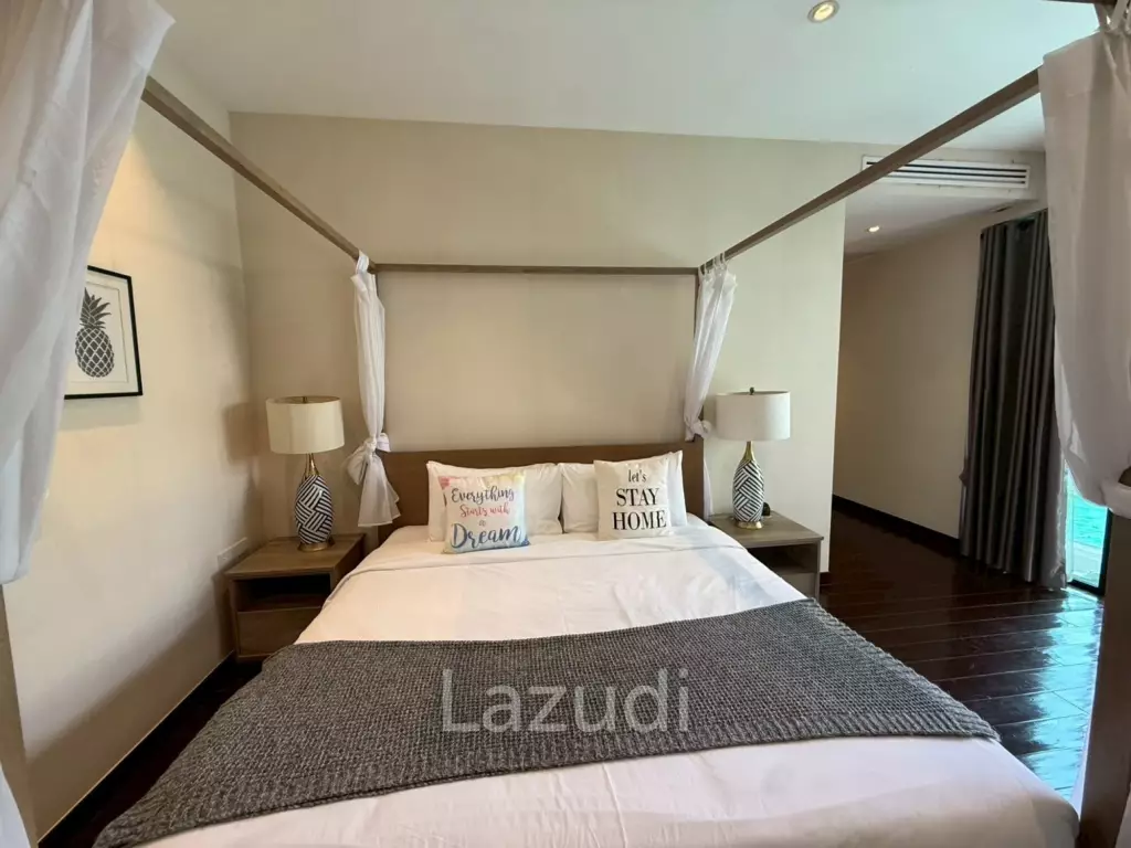 Spacious 2-Storey Villa with Rooftop Jacuzzi, 3 bed, 3 bath
