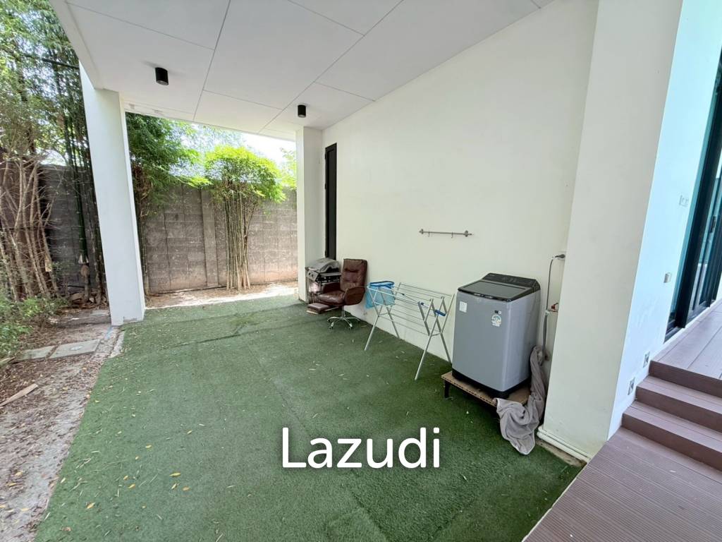 Spacious 2-Storey Villa with Rooftop Jacuzzi, 3 bed, 3 bath
