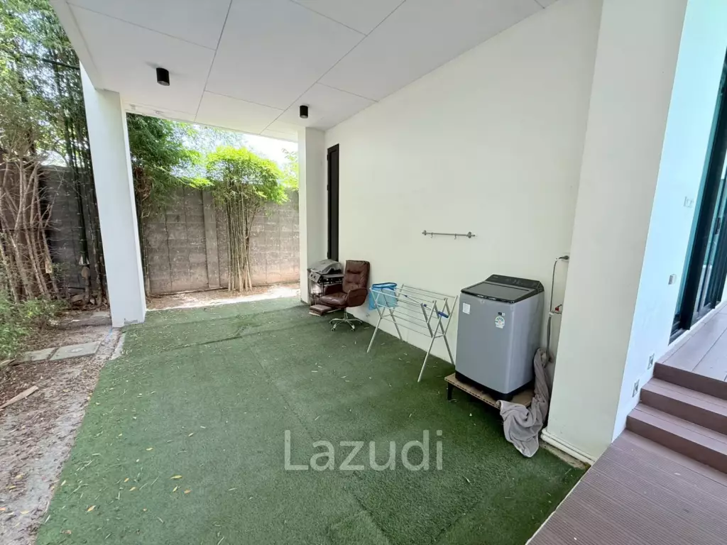 Spacious 2-Storey Villa with Rooftop Jacuzzi, 3 bed, 3 bath