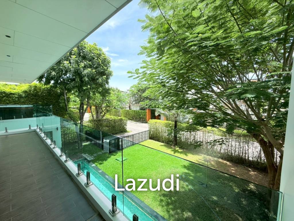 Spacious 2-Storey Villa with Rooftop Jacuzzi, 3 bed, 3 bath