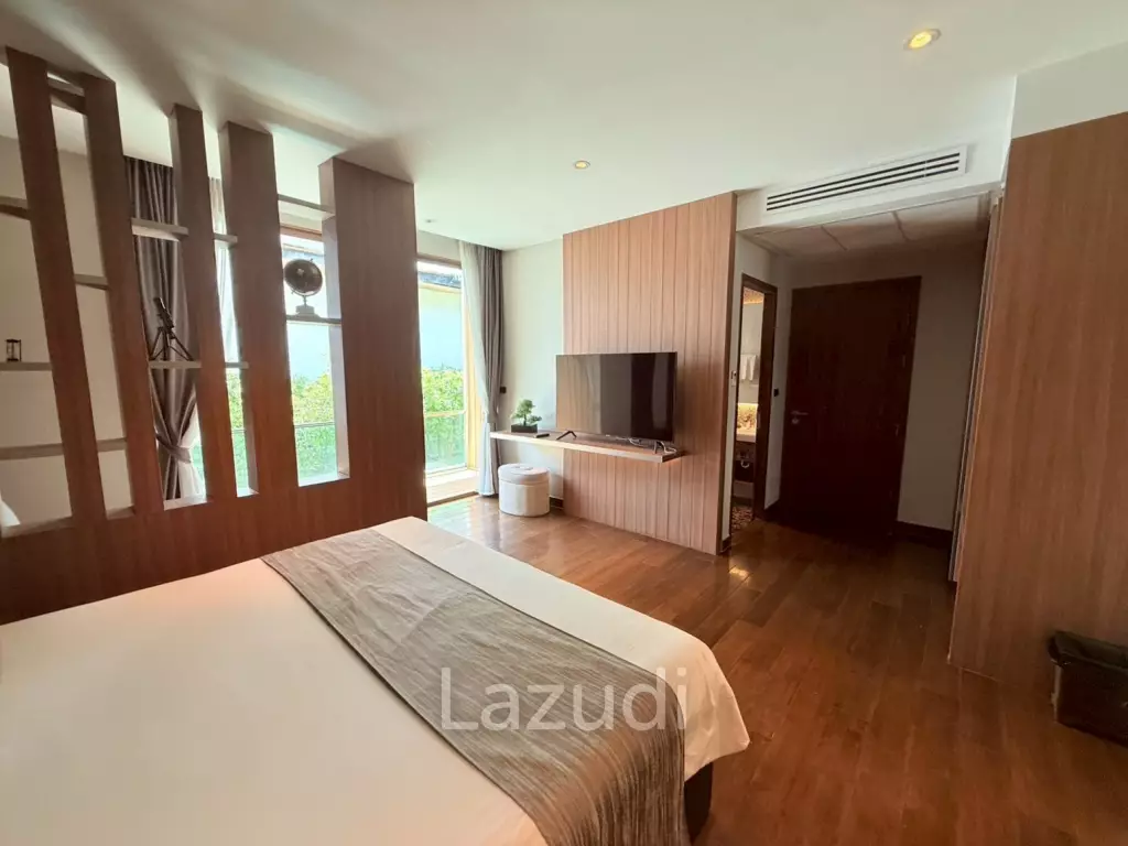 Two stories villa in It'z Time. 3 bed, 3 bath.