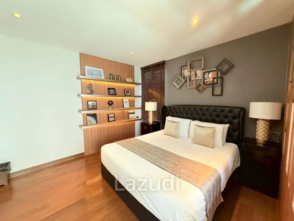 Two stories villa in It'z Time. 3 bed, 3 bath.