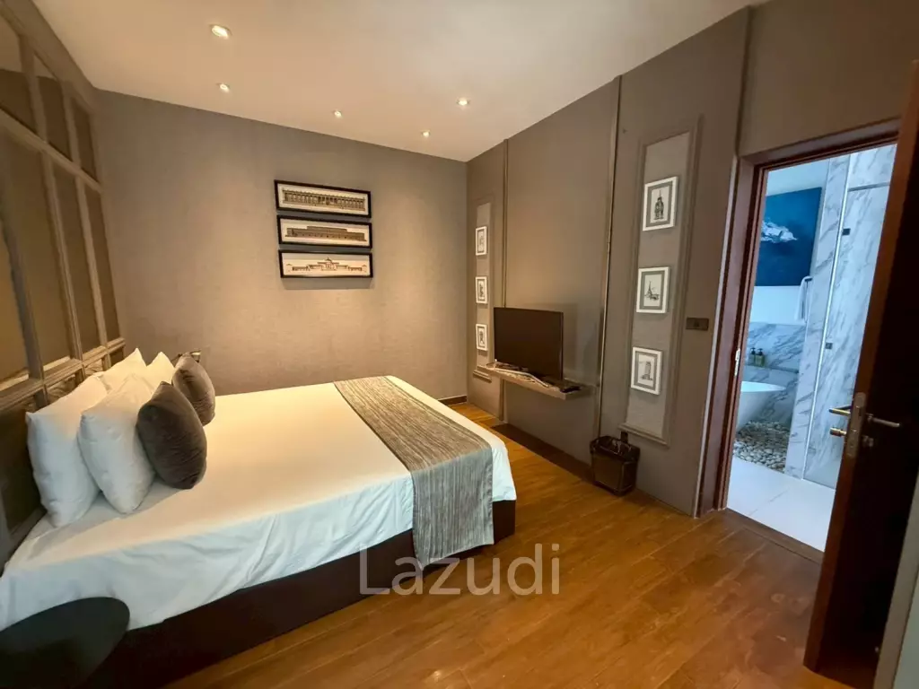 Two stories villa in It'z Time. 3 bed, 3 bath.