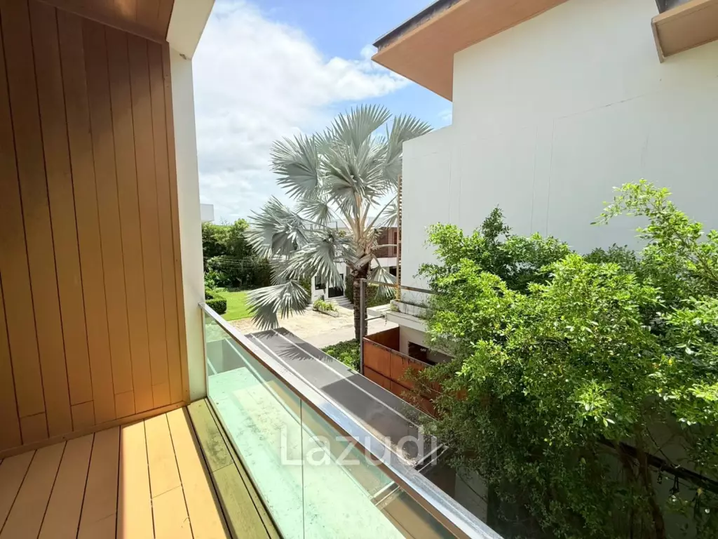 Two stories villa in It'z Time. 3 bed, 3 bath.