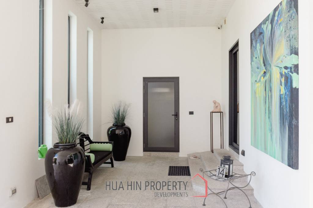 MODERN LUXURY POOL VILLA IN LA LUA RESORT : 2 storey villa with great views