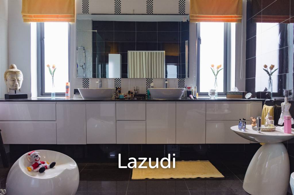 MODERN LUXURY POOL VILLA IN LA LUA RESORT : 2 storey villa with great views