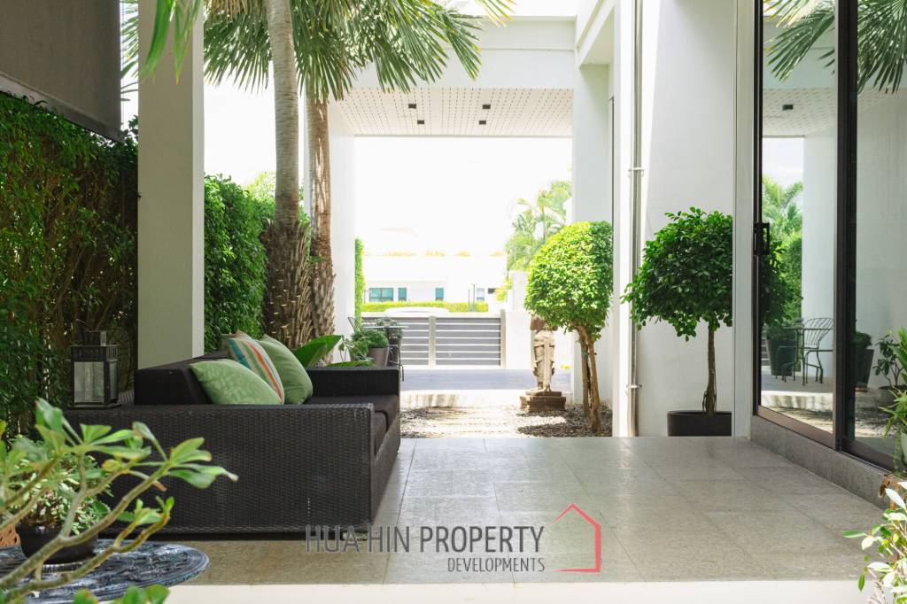 MODERN LUXURY POOL VILLA IN LA LUA RESORT : 2 storey villa with great views