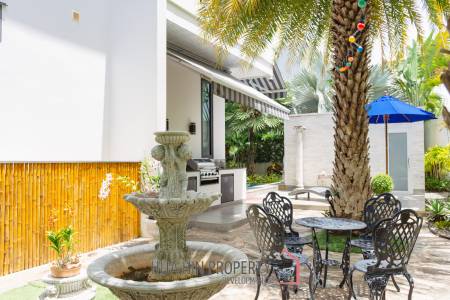 MODERN LUXURY POOL VILLA IN LA LUA RESORT : 2 storey villa with great views