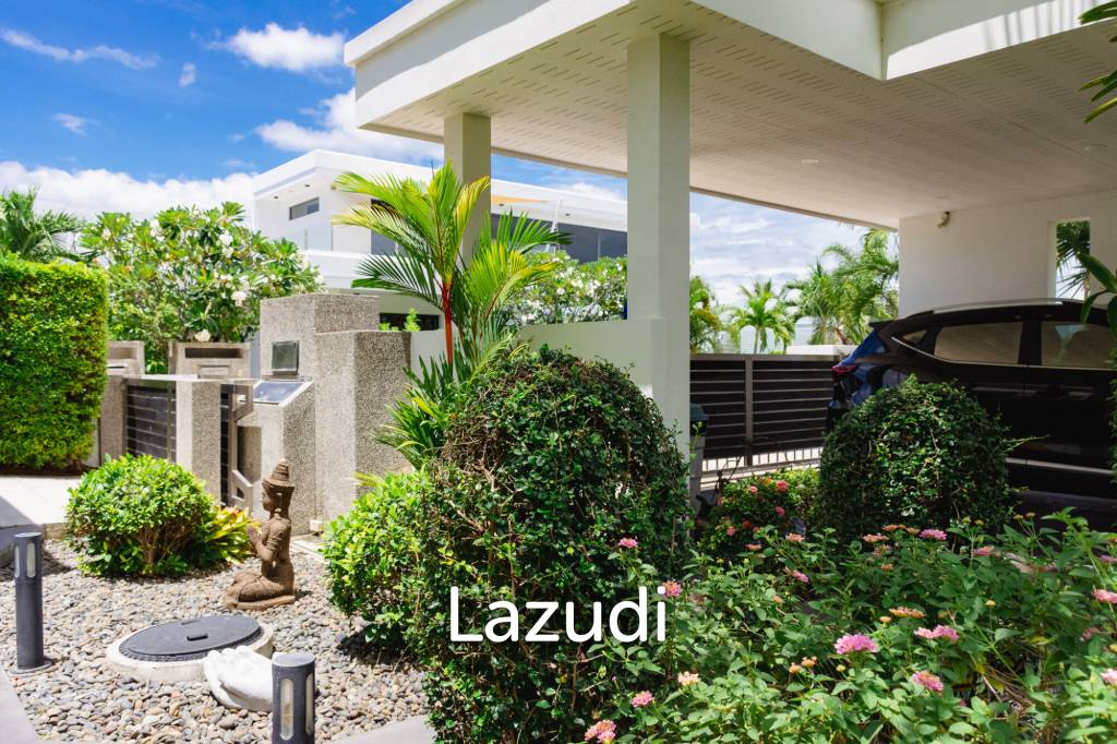 MODERN LUXURY POOL VILLA IN LA LUA RESORT : 2 storey villa with great views