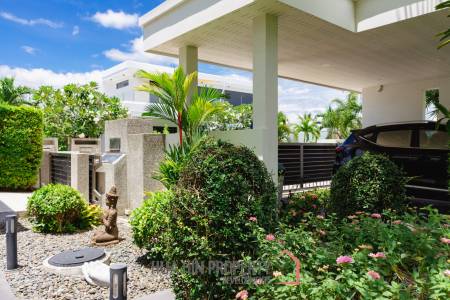 MODERN LUXURY POOL VILLA IN LA LUA RESORT : 2 storey villa with great views