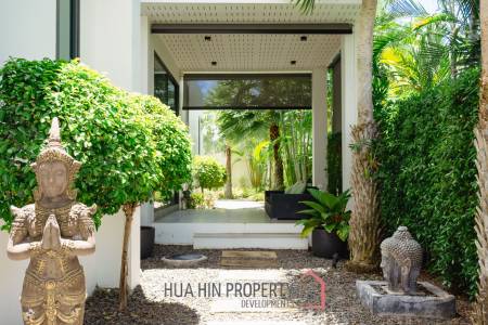 MODERN LUXURY POOL VILLA IN LA LUA RESORT : 2 storey villa with great views