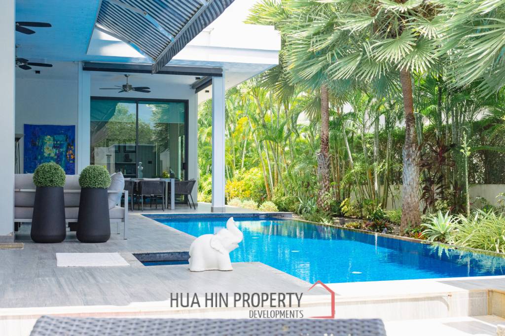 MODERN LUXURY POOL VILLA IN LA LUA RESORT : 2 storey villa with great views