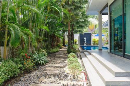 MODERN LUXURY POOL VILLA IN LA LUA RESORT : 2 storey villa with great views