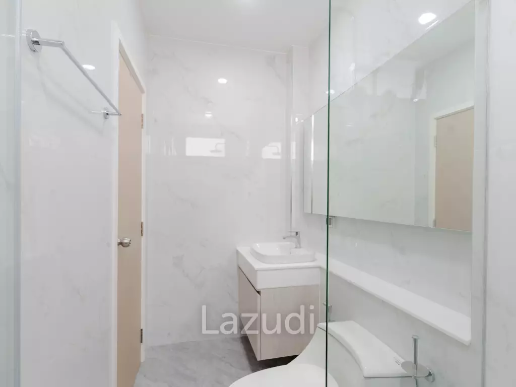 4 Bedroom Modern Luxurious House For Sale in Ban Thawai.