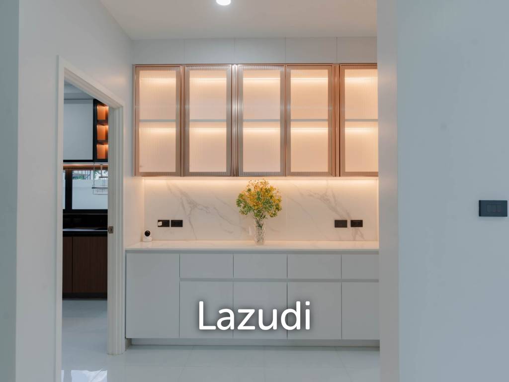 4 Bedroom Modern Luxurious House For Sale in Ban Thawai.