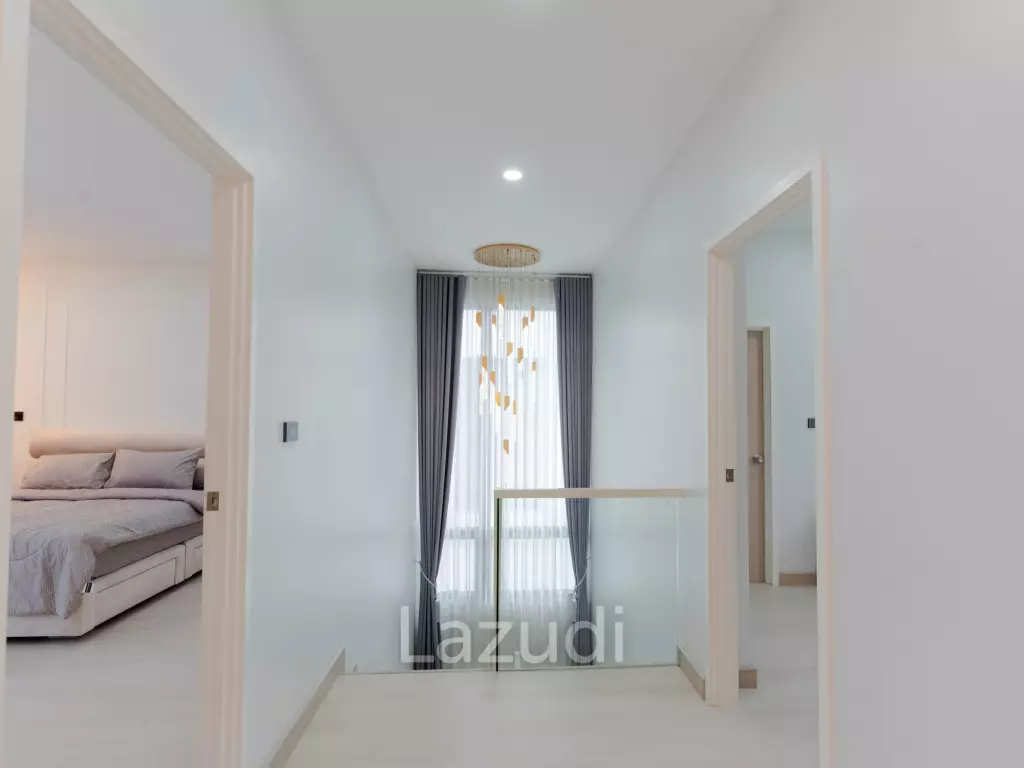 4 Bedroom Modern Luxurious House For Sale in Ban Thawai.
