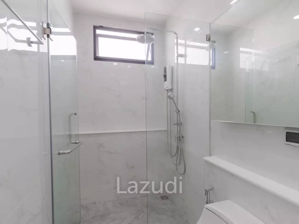 4 Bedroom Modern Luxurious House For Sale in Ban Thawai.