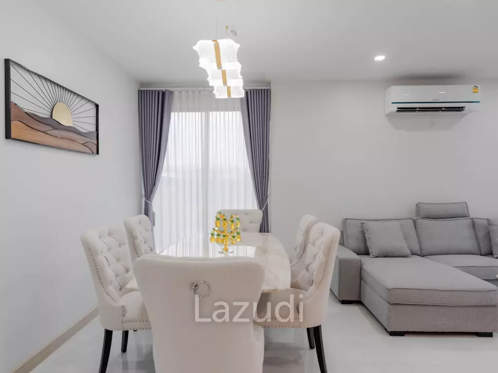 4 Bedroom Modern Luxurious House For Sale in Ban Thawai.