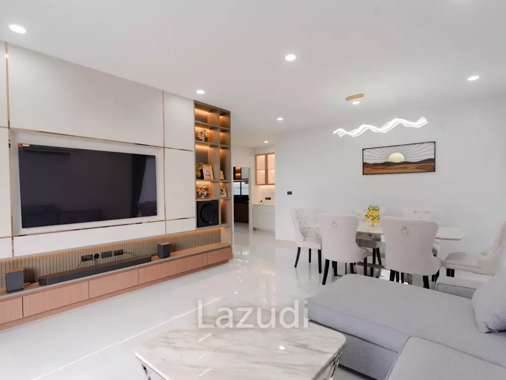 4 Bedroom Modern Luxurious House For Sale in Ban Thawai.