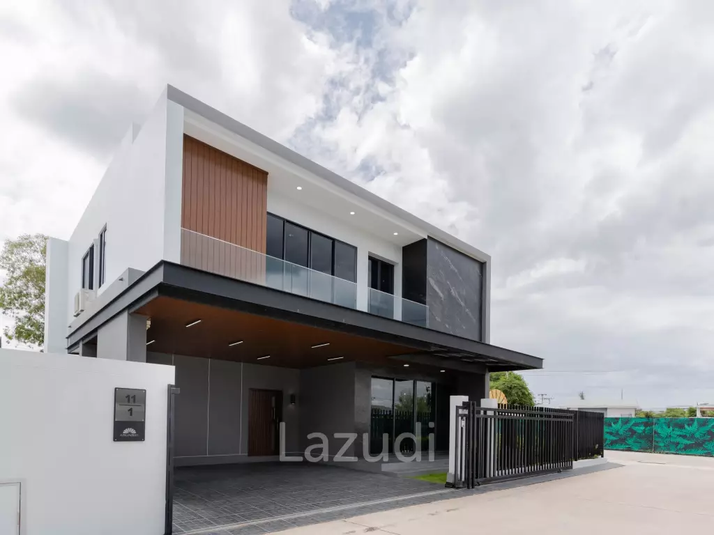 4 Bedroom Modern Luxurious House For Sale in Ban Thawai.