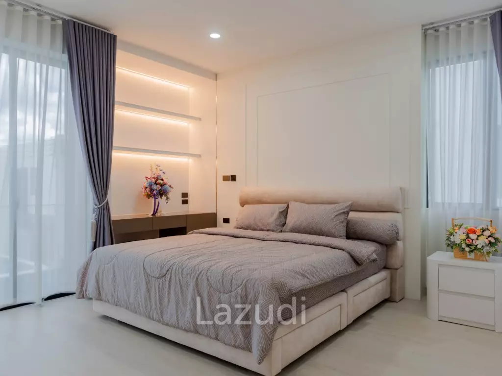 4 Bedroom Modern Luxurious House For Sale in Ban Thawai.