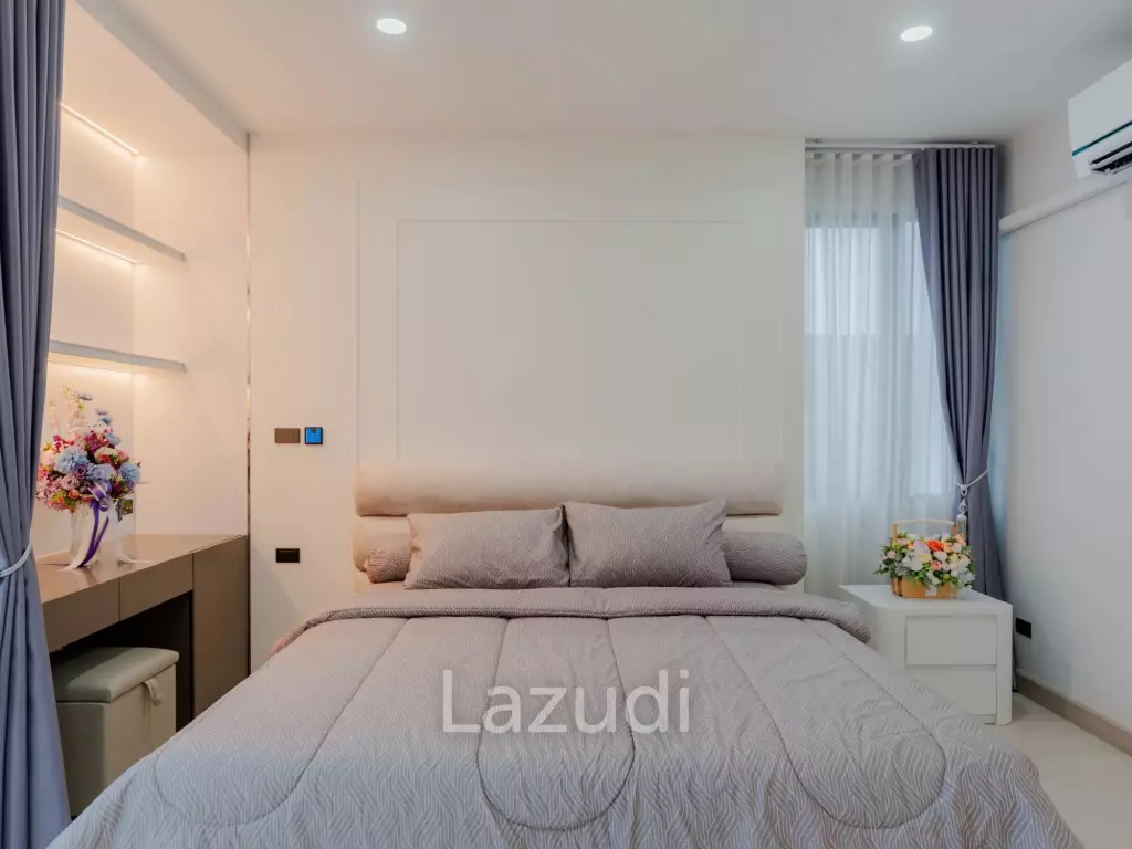 4 Bedroom Modern Luxurious House For Sale in Ban Thawai.
