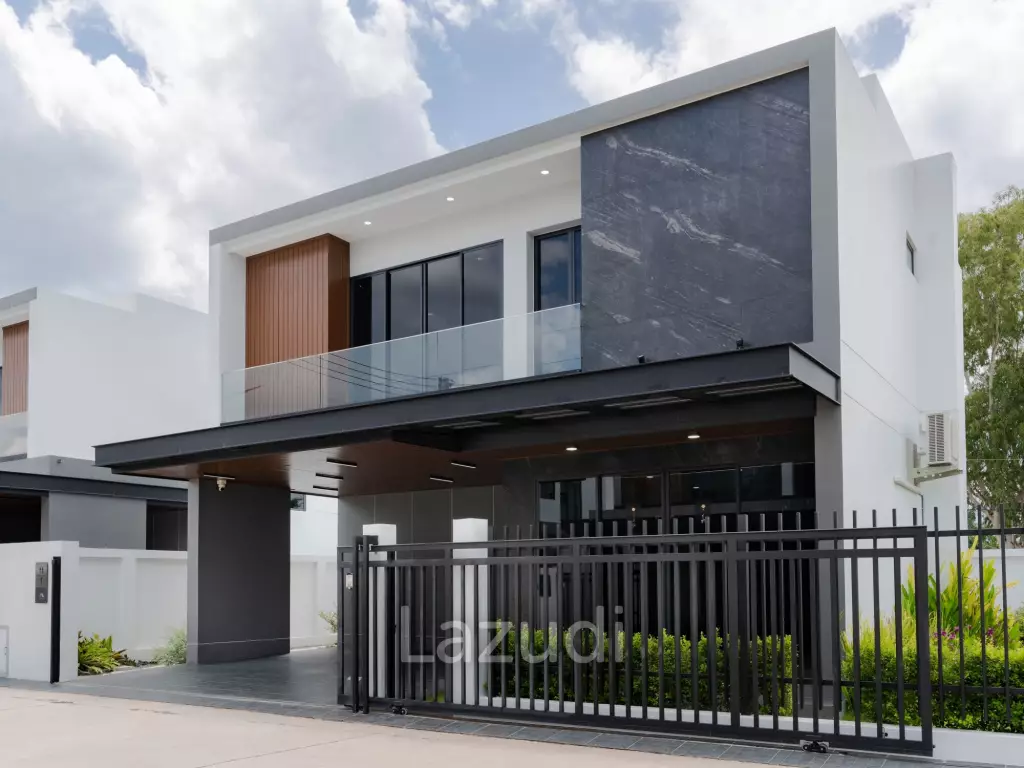 4 Bedroom Modern Luxurious House For Sale in Ban Thawai.